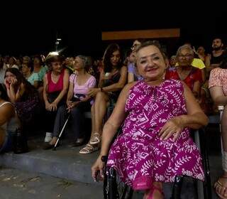 Mirella Ballatore é da Associação de Mulheres com Deficiência de Mato Grosso do Sul e estava na plateia (Foto: Jéssica Fernandes)