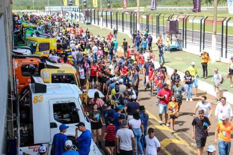 Em dia de competição, famílias visitam autódromo da Capital pela 1ª vez 
