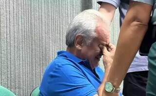 Guilherme Ortiz, marido da vítima, chora durante julgamento (Foto: Marcos Maluf)