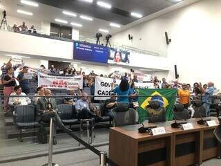 Aposentados e pensionistas voltaram à Assembleia; deputados debaterão com eles proposta final do Governo (Foto: Fernanda Palheta)