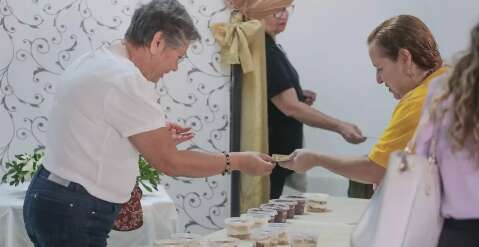 Dia de São José tem bolo "recheado" com aliança em Campo Grande