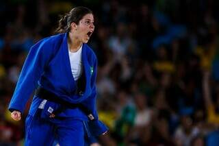 Judoca paralímpica Alana Maldonado após luta da modalidade (Foto: Gabriel Heusi/Ministério do Esporte)