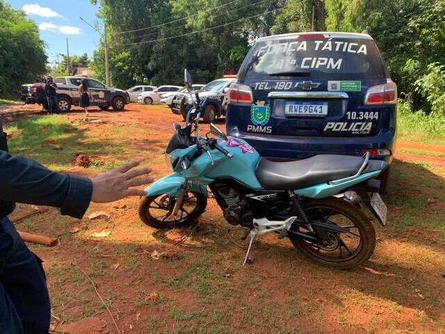 Assaltante de moto morre em tiroteio no Jardim Carioca