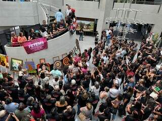 Manifestação de professores contra a contribuição de 14% (Foto: Gabriela Couto)