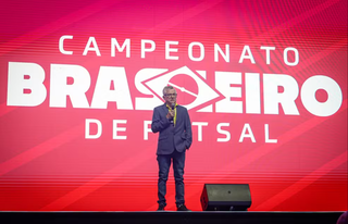 Membro da Confederação Brasileira de Futsal anunciando competição no final de 2023 (Foto: Divulgação)