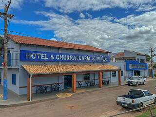 O Hotel e Churrascaria 2 Irmãos ficam na Av. Duque de Caxias, 5527 - Serradinho.