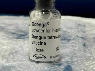 Dose da Qdenga, vacina contra a dengue produzida pelo laboratório japonês Takeda (Foto: Marcos Maluf)