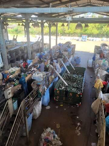 Drive-Thru da Reciclagem entrega 2,7 toneladas de res&iacute;duos a usina 