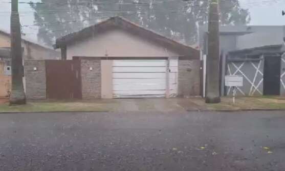 Domingo de P&aacute;scoa &eacute; marcado por chuva em Ponta Por&atilde;