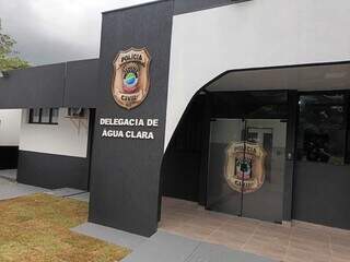 Fachada da delegacia de Água Clara, onde o caso foi registrado (Foto: Divulgação/PCMS)