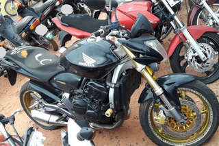 Motocicleta avaliada em R$ 16 mil é ofertada por R$ 3 mil em leilão do Detran. (Foto: Reprodução)