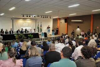 Evento de celebração dos 49 anos do Humap-UFMS que anunciou investimento de R$ 5,8 milhões na Radioterapia (Foto: Paulo Francis)