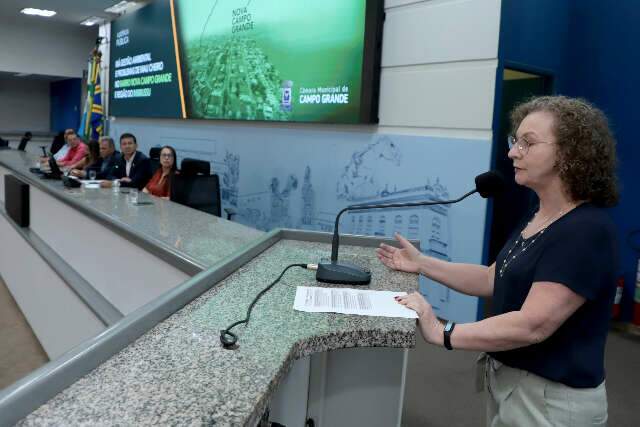 Frigor&iacute;fico ignora audi&ecirc;ncia em busca de &ldquo;plano contra mau cheiro&rdquo;