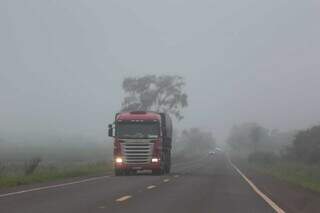 Neblina na BR-060, de Campo Grande até o km 399 (Foto: Marcos Maluf)