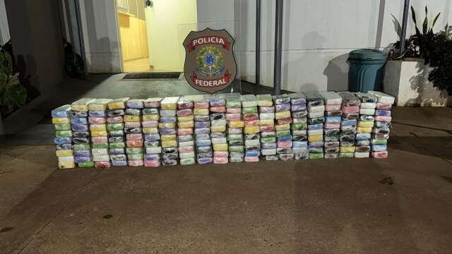PF apreende 200 kg de coca&iacute;na escondida em fundo falso de caminh&atilde;o em MS