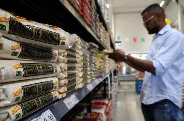 Supermercadistas querem salm&atilde;o na cesta b&aacute;sica e setor em MS pede mandioca