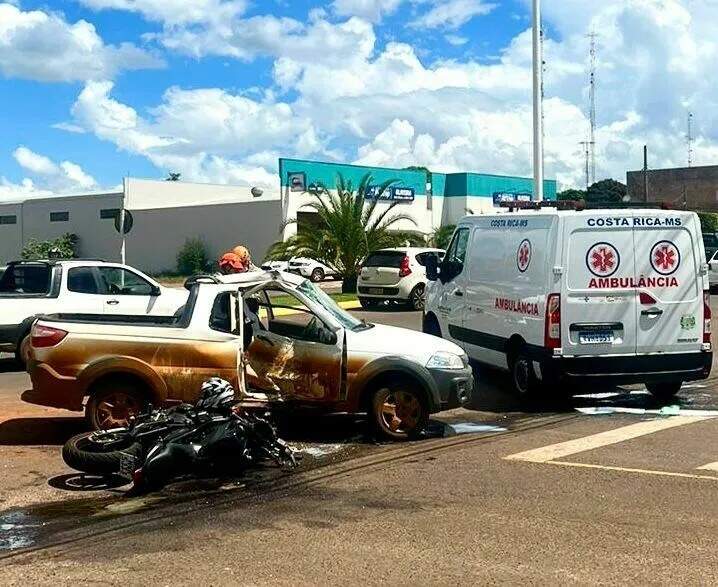 Ap&oacute;s acidente, motociclista morre a caminho do hospital em Costa Rica