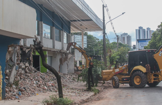 Prédio será demolido para construção de loja (Foto: Marcos Maluf)