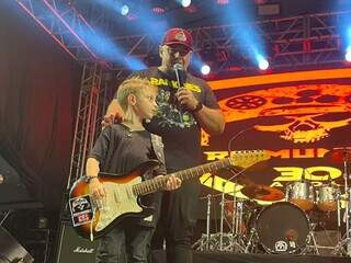 Em Bonito, Orlando dividiu palco com Banda Raimundos no Festival da Cerveja. (Foto: Arquivo pessoal)
