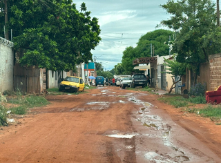 Rua Mitsyo Aratani, onde agressor também foi encontrado ferido (Foto: Marcos Maluf) 