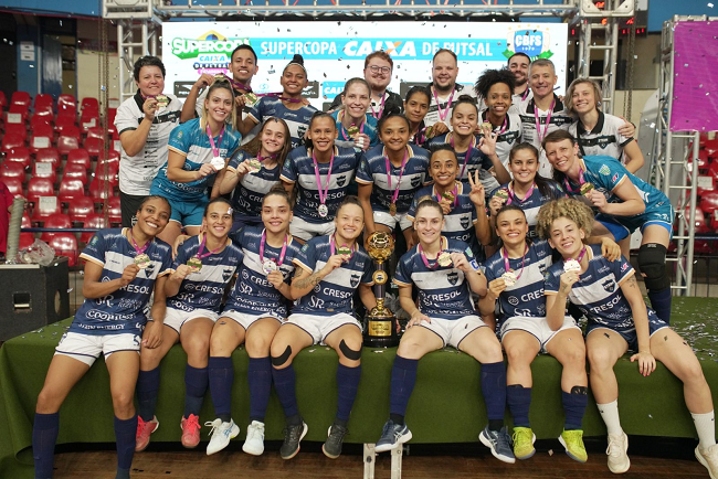 No Guanandizão, time do Paraná conquista bicampeonato na Supercopa do Brasil