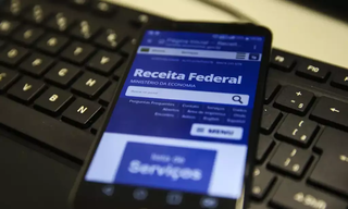 Contribuinte pode sanar dúvidas sobre a declaração do Imposto de Renda no portal da Receita Federal. (Foto: Valter Campanato/Agência Brasil)