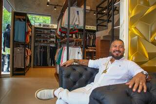 Ricardo começou sua trajetória vendendo suas duas jaquetas. (Foto: Paulo Francis)