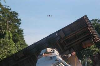 Drone sobrevoando cenário do acidente (Foto: Marcos Maluf)