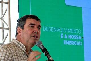 Governador Eduardo Riedel discursando na abertura da Expocanas do ano passado (Foto: Arquivo/Bruno Rezende)