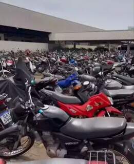 Um dos envolvidos na montagem, André Furquim filmou mar de motos no estacionamento da JBS (Foto: Reprodução)