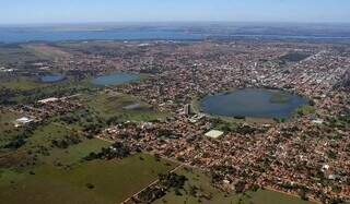 Imagem aérea das três lagoas que dão nome ao município. (Foto: Divulgação)