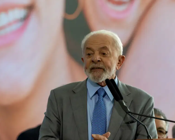 Lula chega &agrave;s 10h para despachar carga de carne para a China