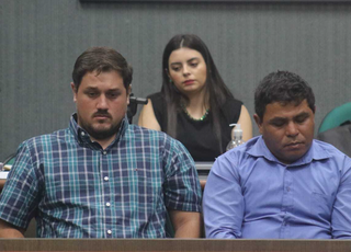 Thiago Giovanni Demarco Sena e William Enrique Larrea durante julgamento, em março do ano passado (Foto: Paulo Francis/Arquivo)