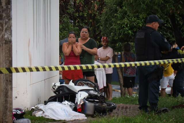 Morre motociclista que perdeu o controle em rotat&oacute;ria e bateu em muro