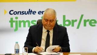 Desembargador Sérgio Fernandes Martins assina contrato com portal de parcelamento de custas judiciais (Foto: Alex Machado)