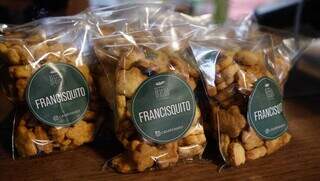 Biscoito doce &#39;francisquito&#39; é receita da avó de Maurício. (Foto: Alex Machado)