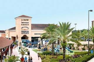 Na International Drive, o Orlando Vineland Premium Outlets é um endereço imperdível para fazer compras – Foto: Reprodução