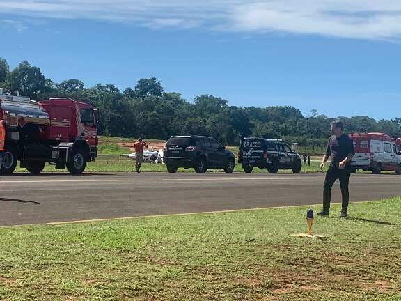Helicóptero cai em aeroporto de Campo Grande; piloto foi socorrido