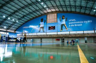 Interior do ginásio Moreninho, localizado na Cidade Universitária, em Campo Grande, onde ocorrerá o evento (Foto: Arquivo/UFMS/Álvaro Herculano)