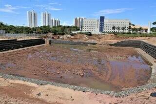 Bacia de contenção construída na Avenida Mato Grosso (Foto: Divulgação)