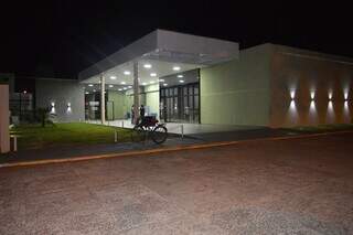 Hospital Regional de Amambai, onde a vítima foi atendida. (Foto: Divulgação)