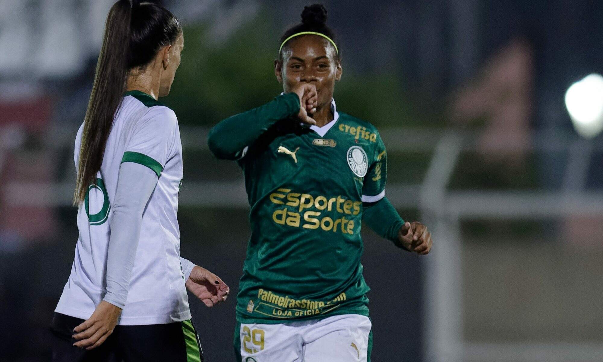 Palmeiras marca no fim e supera América-MG no Brasileirão Feminino