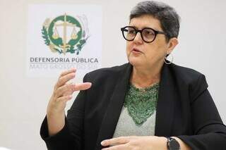 Defensora Zeliana Sabala coordena Núcleo dos Direitos da Mulher. (Foto: Henrique Kawaminami)