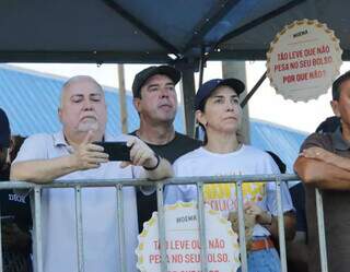 Governador de Mato Grosso do Sul, Eduardo Riedel na torcida acompanhando Operário x Dourados(Foto: Paulo Francis)