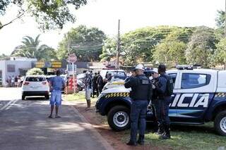 Policiais militares reforçam segurança no entorno do Jacques da Luz. (Foto: Paulo Francis)