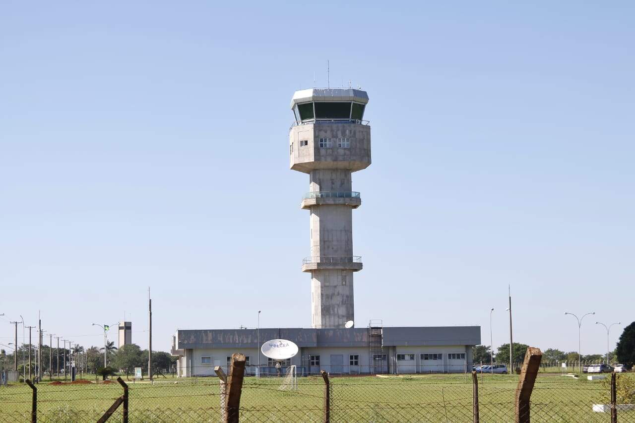 Falha de comunicação na torre de controle atrasa voo em Campo Grande 
