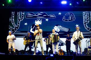 Banda Falamansa trouxe repertório dos 25 anos de carreira musical. (Foto Daniel Reino FCMS e Ricardo Gomes FCMS)