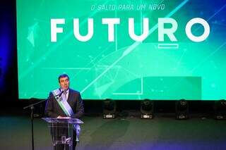 Governador Eduardo Riedel (PSDB) durante discurso de posse do mandato no Centro Rubens Gil de Camillo (Foto: Arquivo/Henrique Kawaminami)