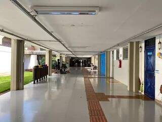 Salas de aula do curso de Biologia estão fechadas na UFMS (Foto: Arquivo/Campo Grande News/Clara Farias)