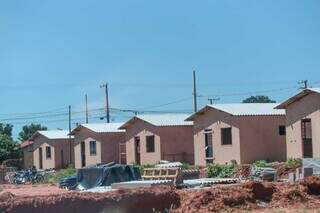 Casas sendo construídas no Bairro José Tavares para ex-moradores do Mandela (Foto: Marcos Maluf)